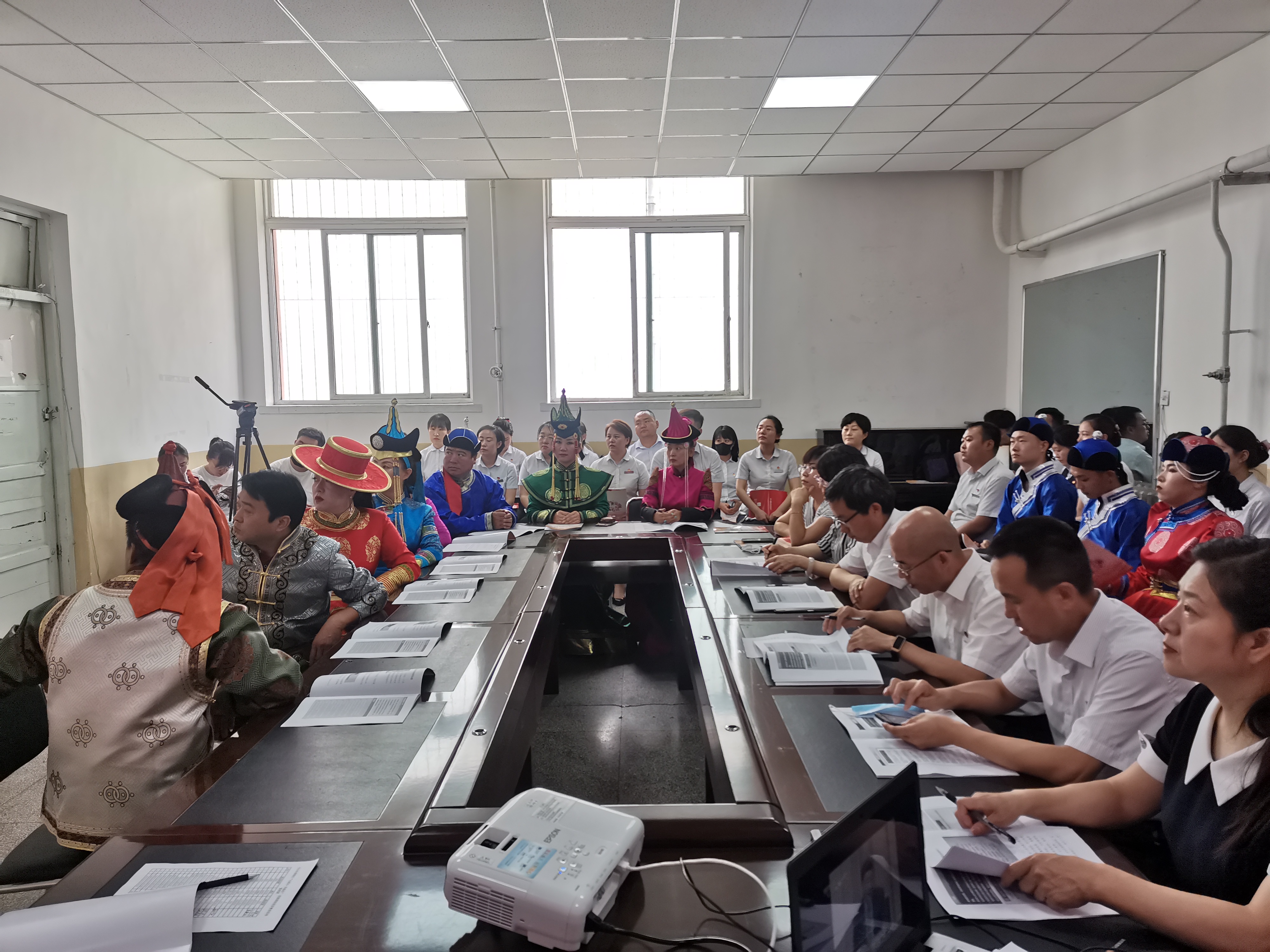 1593677539873369.jpg 座谈会3.jpg