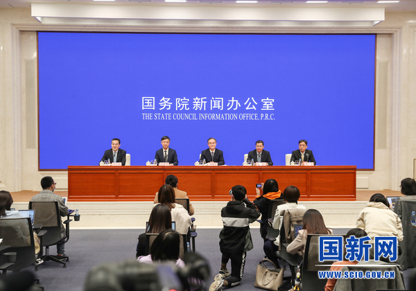 1617267509347560.jpg 新闻发布会主席台_large.jpg